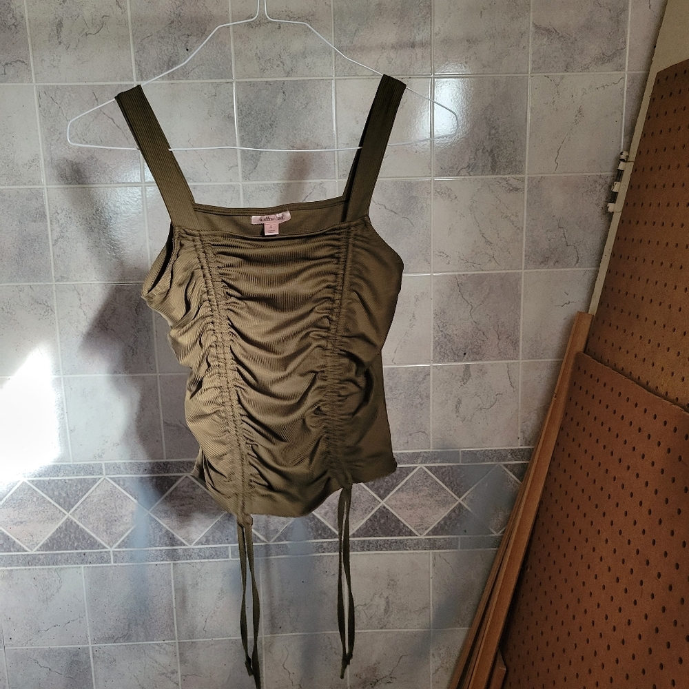5/$15 willow and root top